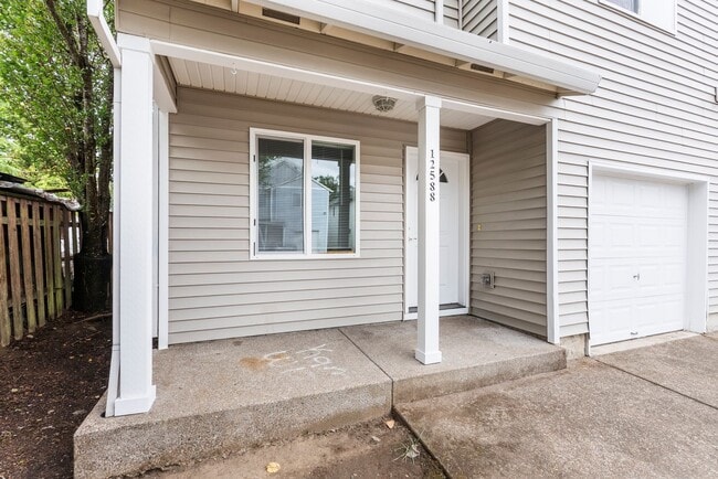 Photo - 4 bed, 2.5 bathroom House available ($500 ...