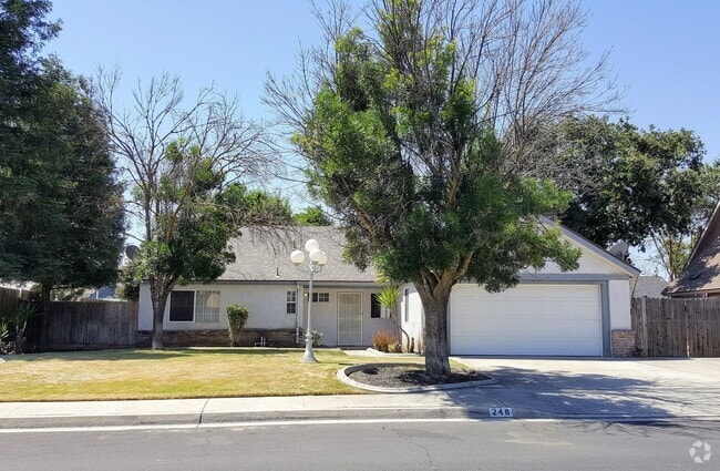 Building Photo - West Clovis location, potential Buchanan ... Rental