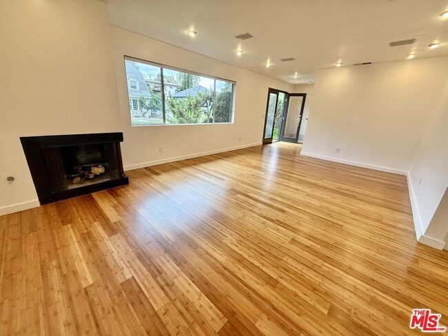 Building Photo - 2255 India St