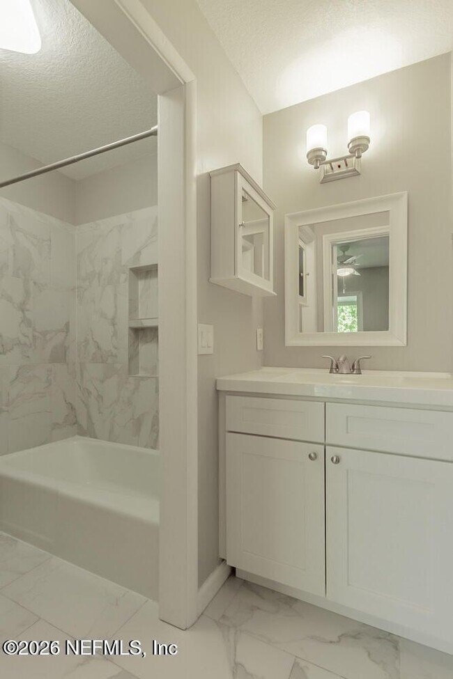 Photo - 360 14th Ave S