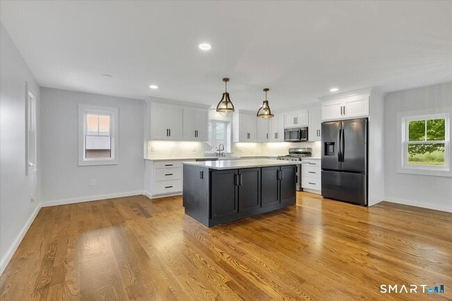 Photo - 183 Bailey St