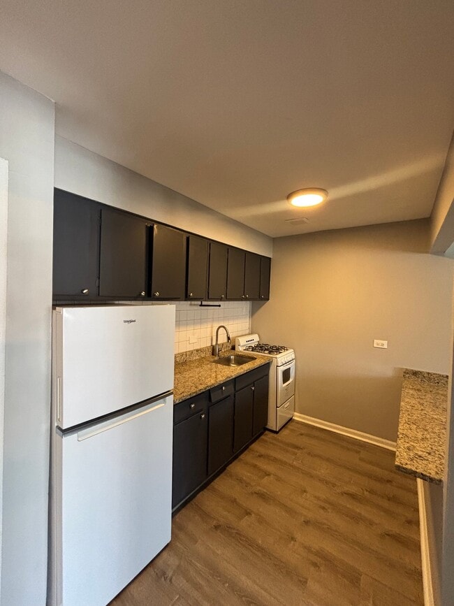 Photo - 3351 Commercial Unit 3351-19