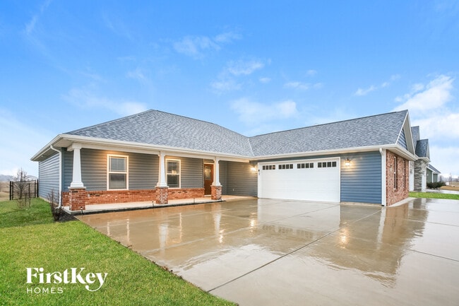 Photo - 900 Foxglove St