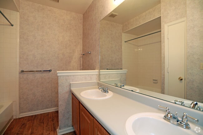 2BR, 1BA - Fairfield