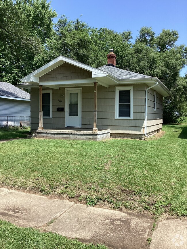 Building Photo - 1210 Emerson Ave Rental