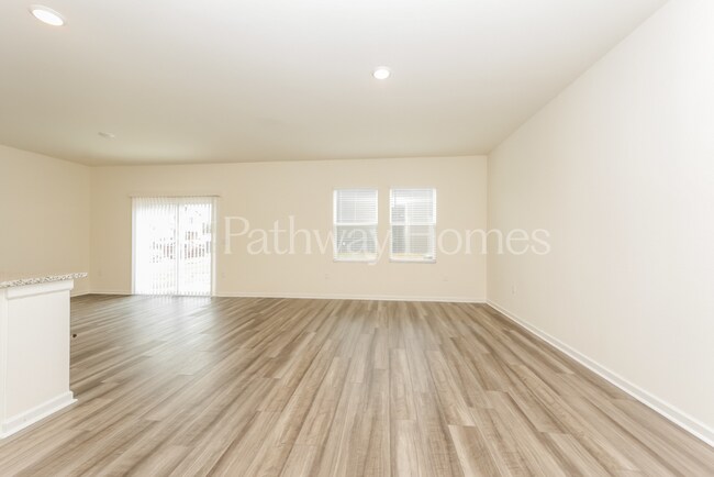 Photo - 1074 Large Poppy Dr