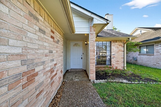 Photo - 20115 Beechview Ln