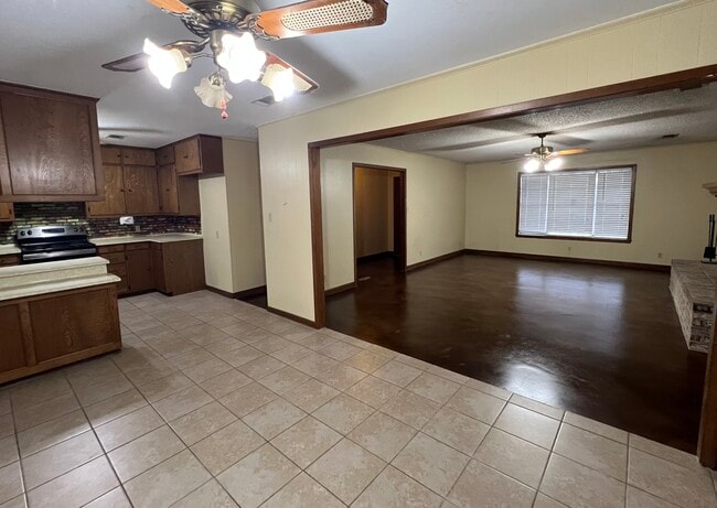 Photo - 1181 NE Acc Rd