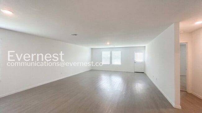 Photo - 4 Bed/2.5 Bath Home with In-Unit Laundry / Pet-Friendly / Vouchers Accepted / Available Now!