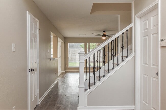 Photo - 19407 Scarlet Cove Dr