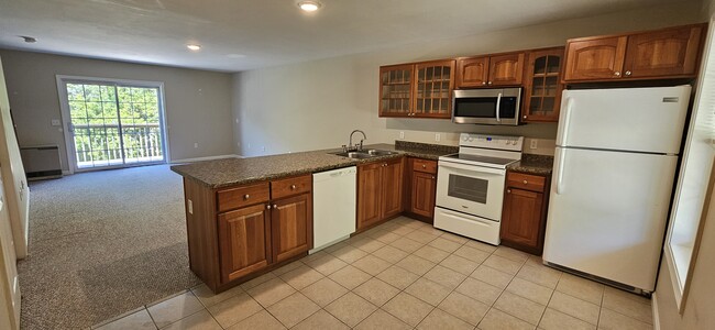 Building Photo - 225 Upper Pleasant Valley Rd Unit 201