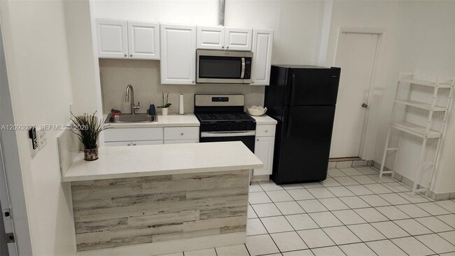 1921 SW 83rd Ave Unidad 1
