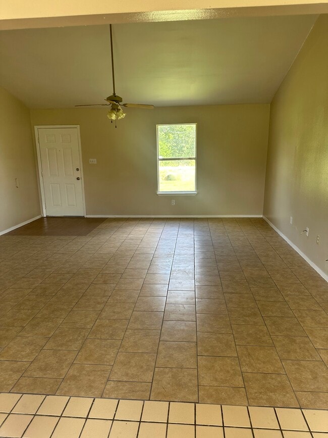 Photo - 112 E Crest Dr Unit A