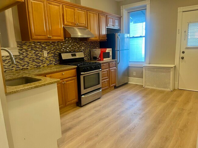 Photo - 92 Leonard St Unit 1