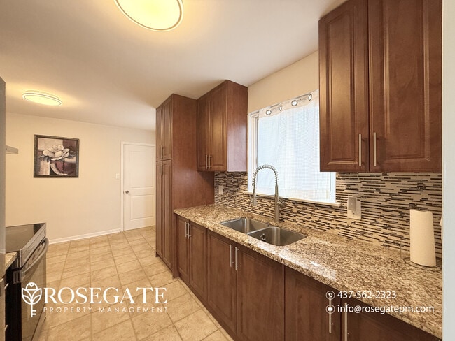 Photo - Spacious 3-Bedroom Main Level Home with Internet Included – Scarborough Unit 1