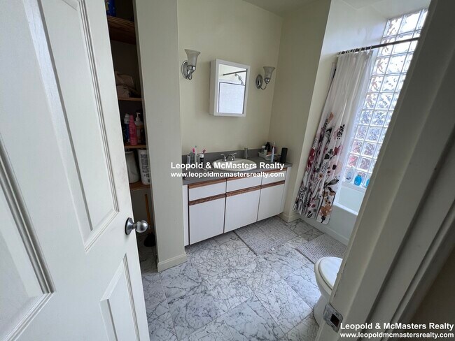 Photo - 115 Jersey St Apartamentos