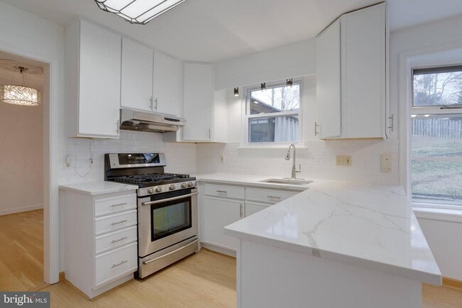 Building Photo - 8122 Truro Ct