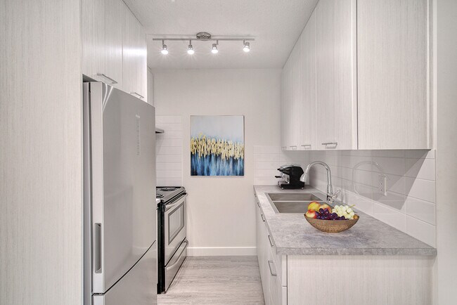 Photo - Broadway Centre