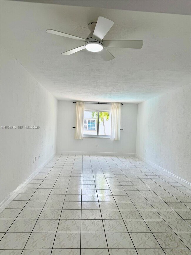 Photo - 251 Galen Dr Unidad 204E