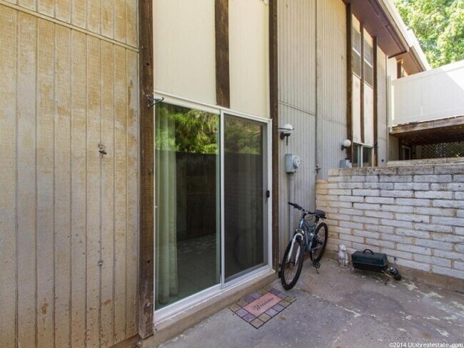 Photo - Charming 2-Bed Townhouse with 1.5 Baths in Serene UT Locale Unit 6