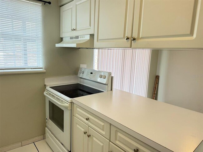 Photo - 5317 Curry Ford Rd Unidad Q201