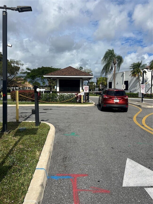 Photo - 215 Lake Pointe Dr Unit 211