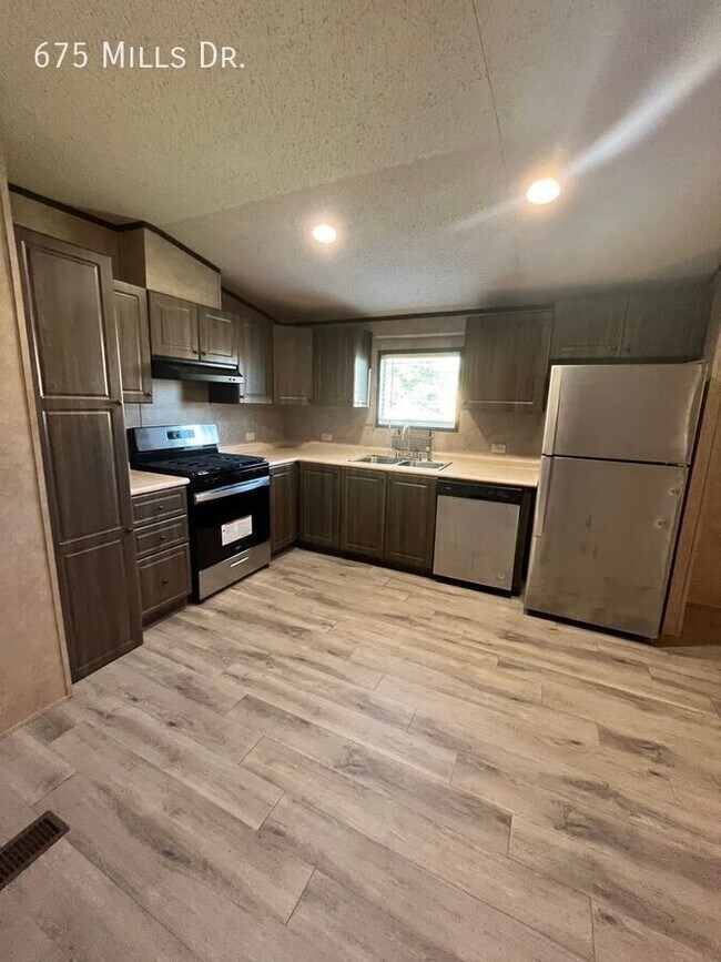 675 E Mls Dr