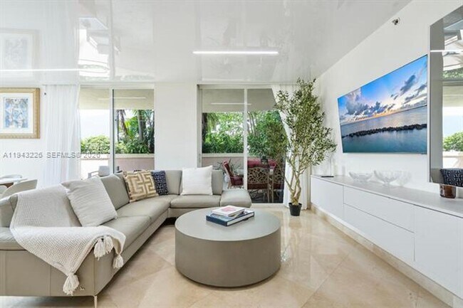 Building Photo - 17555 Atlantic Blvd Unit 17555 Atlantic Blvd 508