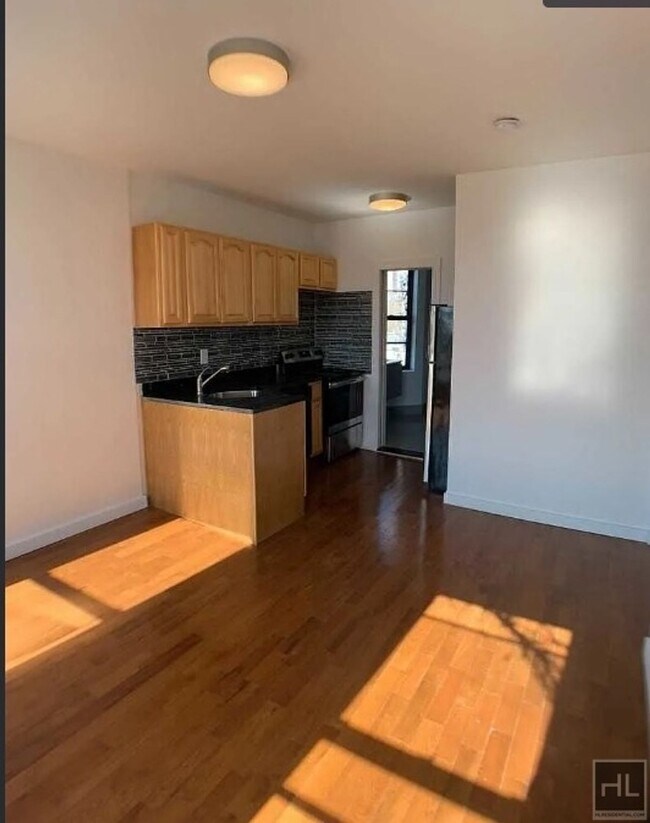 Photo - 479 Warren St Unit 4B