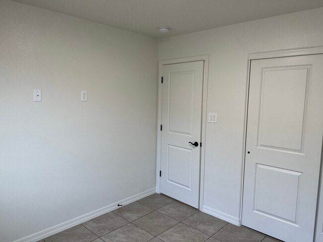 Photo - Brand New - 3 Bedroom - 2 Car Garage