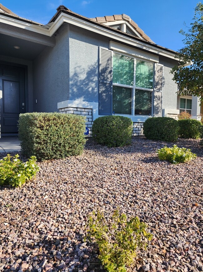 Building Photo - 4324 W Desert Ln Rental