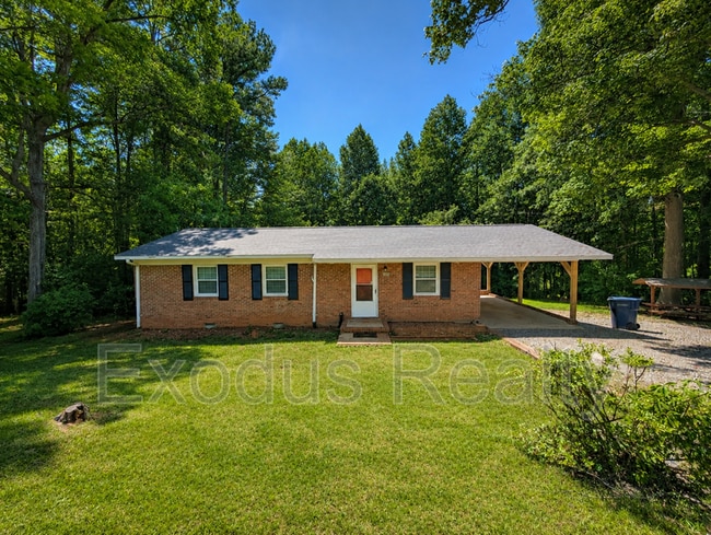 Building Photo - 1600 Carr Creek Rd