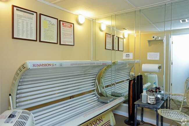 Tanning Salon - Summit Ridge Apartments