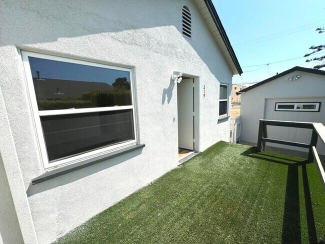 Photo - 215-219 Church Ave Unit 219