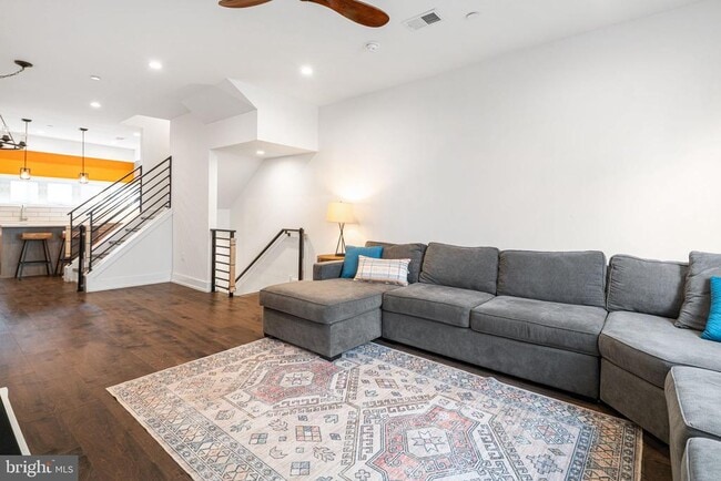 Building Photo - 1757 Waterloo St