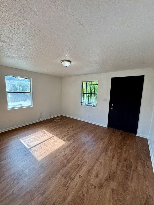 Photo - 929 W 27th St