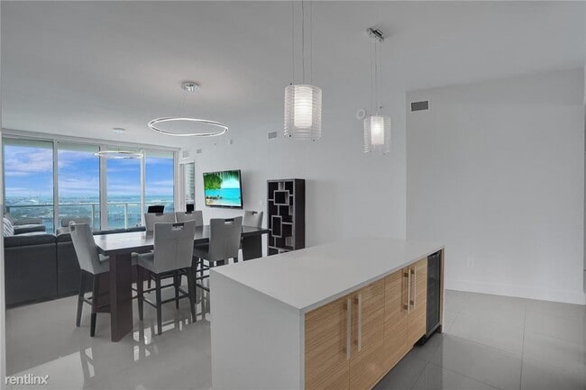 Photo - 3 br, 3 bath Condo - 2020 N Bayshore Dr