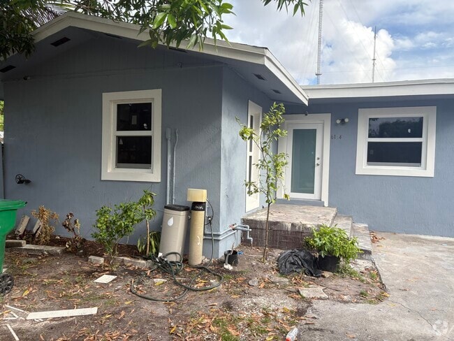 Building Photo - 6124 SW 38th St Rental