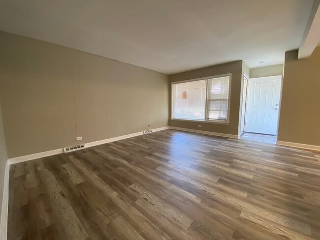 Photo - 444 Luella Ave