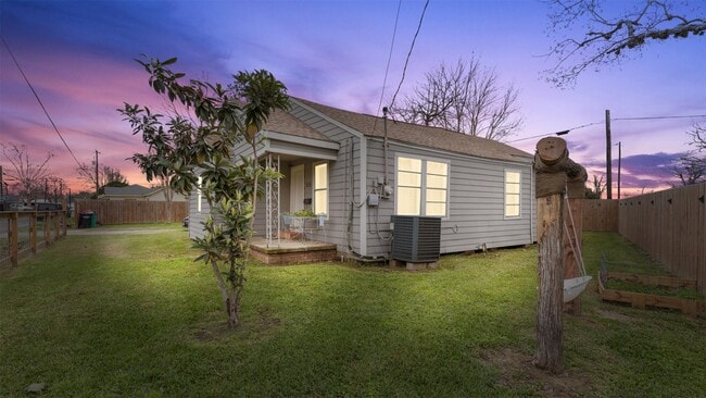Building Photo - 515 Riggs St Rental