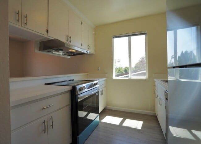 Photo - 511-525 Riverside Drive Unit RIV515
