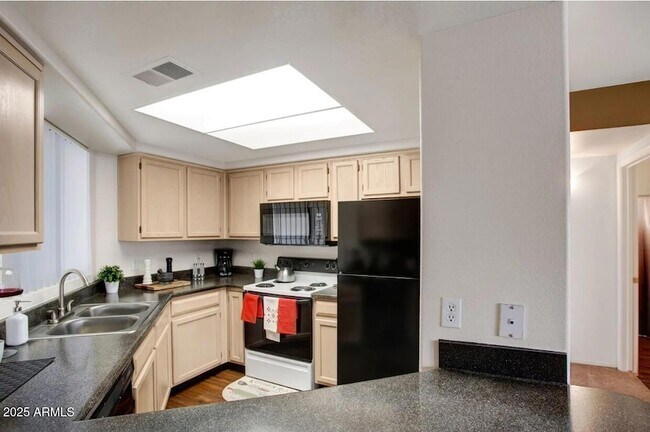 Photo - 1550 E Thunderbird Rd Unidad 1