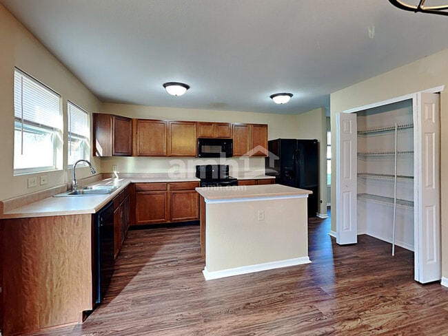 Photo - 524 Bridgewater Dr