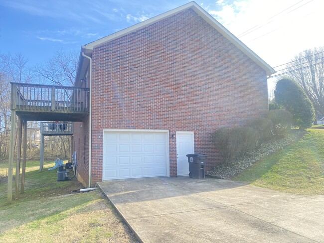 Photo - 220 4th Ave Unit B