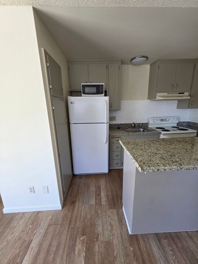 4047 Hamilton Ave Unit 4047 Hamilton Ave  - F7