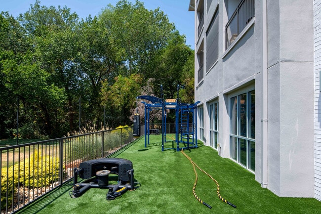 Broadstone on Trinity apartments — community photo