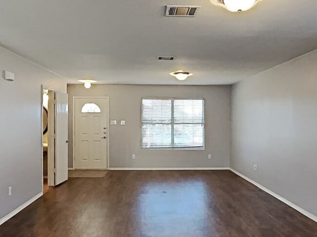 Photo - 2101 Franks St