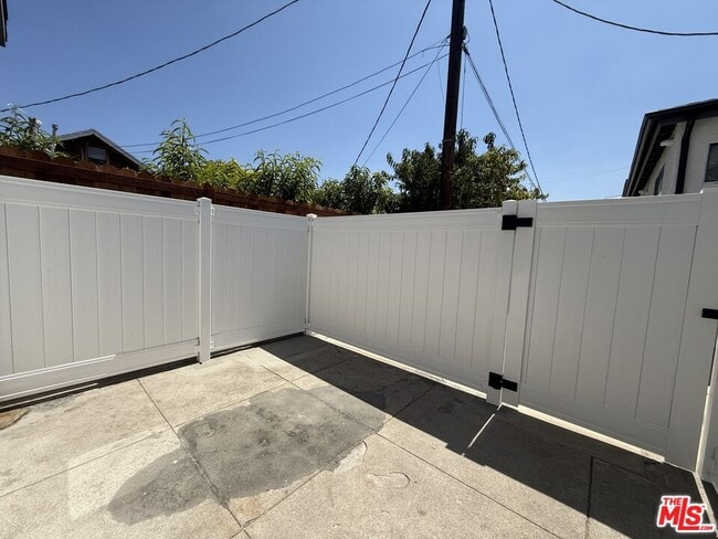 Photo - 2615 Carmona Ave