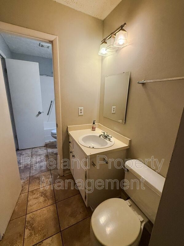 Photo - 6453 Rockford Dr