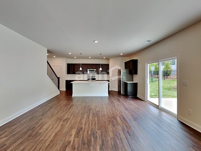 Photo - 899 Carnaby Ln